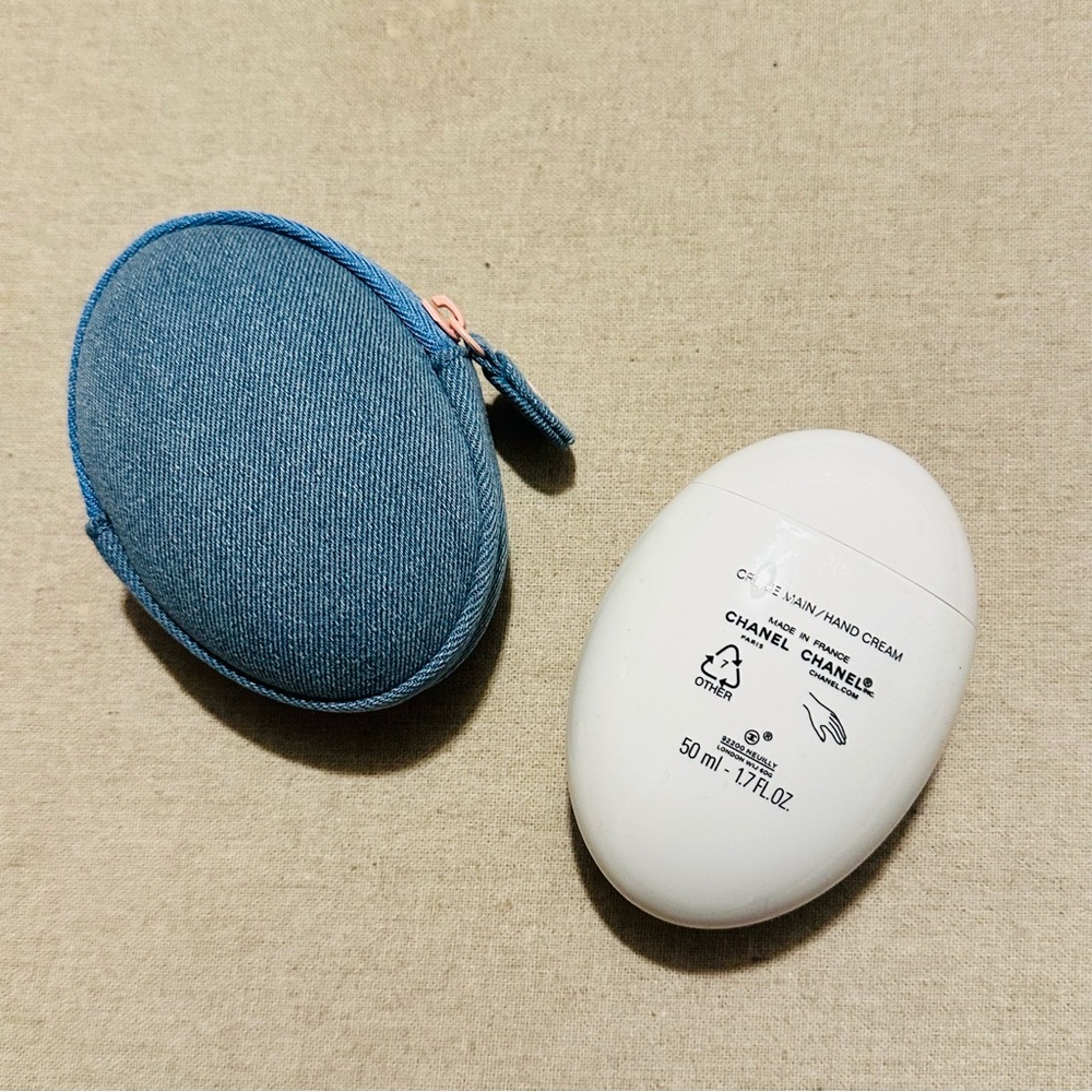 Chanel | Limited Edition | La Crème Main Hand Cream with Zippered Denim Pouch - Picture 4 of 16